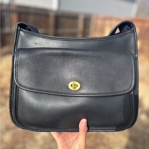 VINTAGE COACH BLACK TAFT BAG IN AMAZING CONDITION